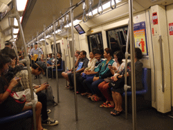地下鉄車内 地下鉄車内